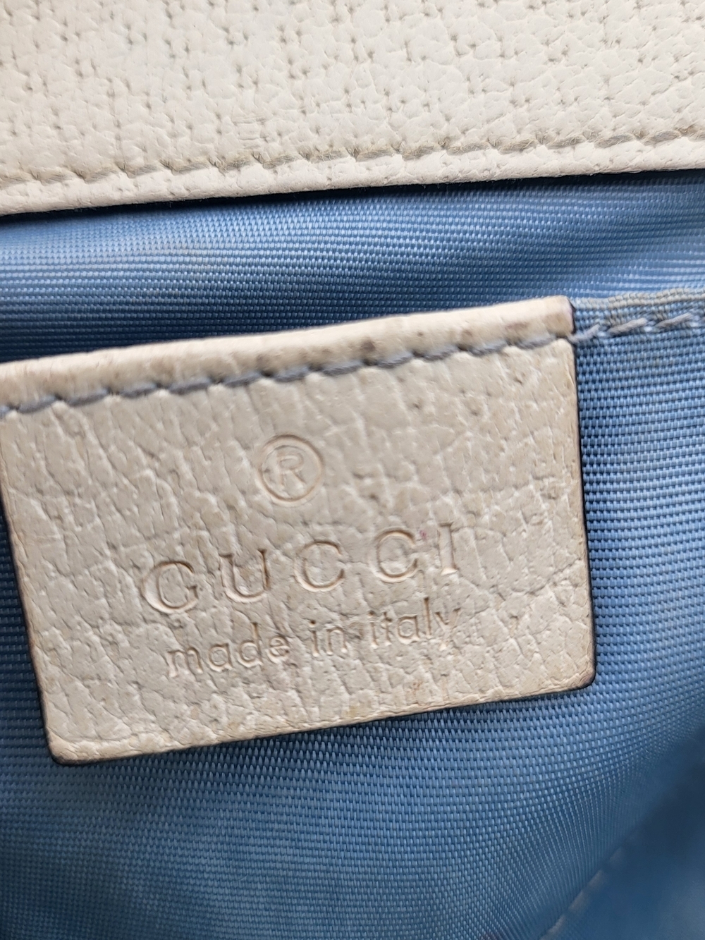GUCCI Grained Calfskin Bee Star Small Padlock Shoulder Bag White..Authentic.. - Picture 7 of 16